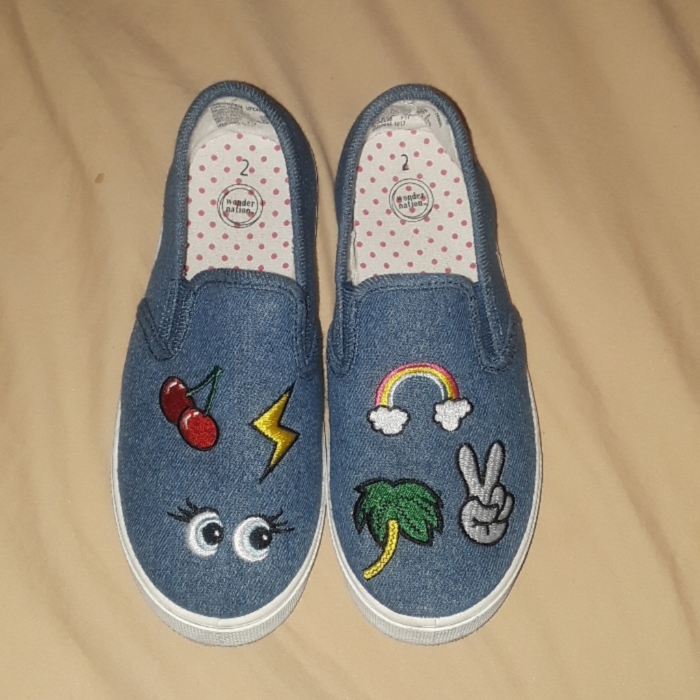 Emoji slip on's